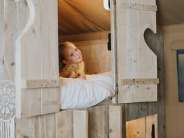 Luxe Tent Gold Village : Bedstede voor de kinderen