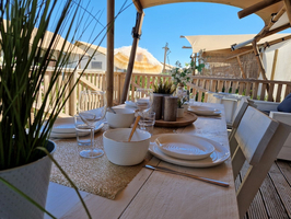 Luxe Tent Silver Beach : Ontbijten op de veranda