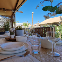 Luxe Tent Silver Beach : Eettafel op de veranda