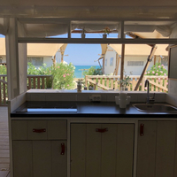 Luxe Tent Silver Beach : Uitzicht vanuit de keuken