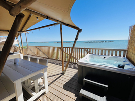 Luxe Tent Diamond Seaview : Heerlijk genieten op de veranda met zeezicht