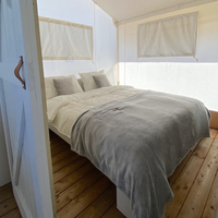 Luxe Tent Gold Seaview : Master-Bedroom