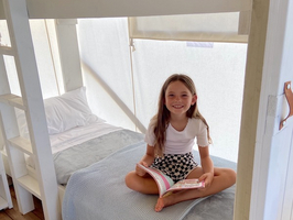 Luxe Tent Silver Beach : Kinderkamer met stapelbed en een 1 persoonsbed
