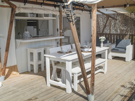 Villa_Alwin_Beach_Resort_Diamond_Seaview__overzicht_veranda