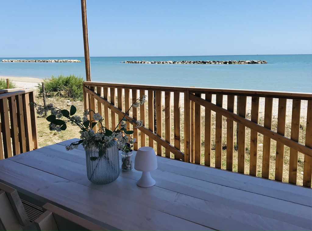 ontsnapping uit de gevangenis Prominent Voorrecht Villa Alwin Beach Resort | Luxe Glamping op het strand Adriatische kust